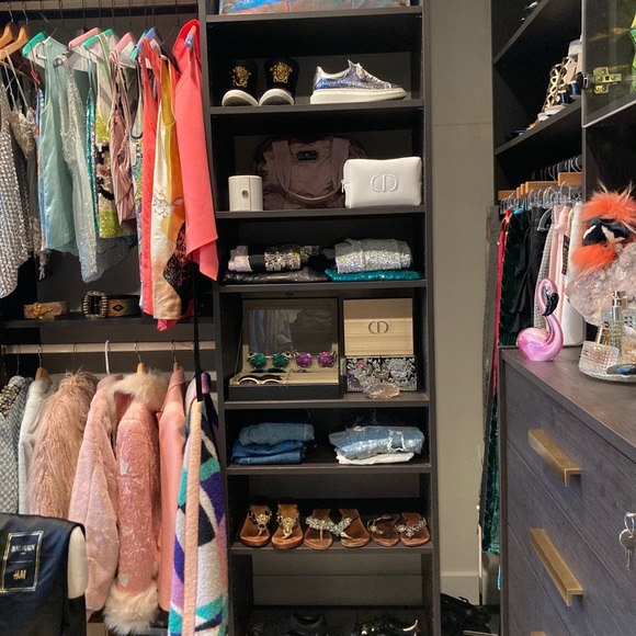 BOOKMARK MY CLOSET (BUY OR TRADE) - Picture 2 of 12